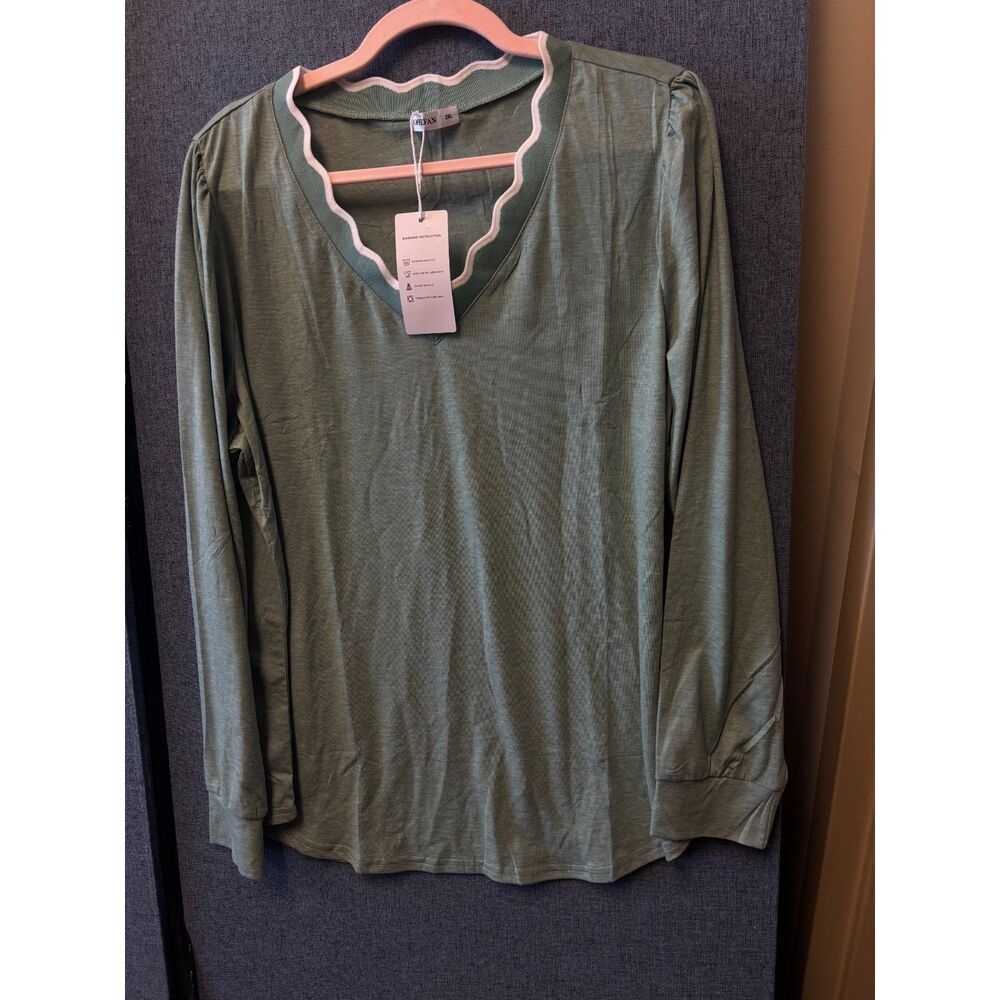 OFEEFAN Women's sage Green Long-Sleeve Scalloped-Neck Top 2XL NWT
